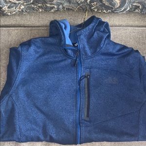 COPY - Men’s North Face pullover!